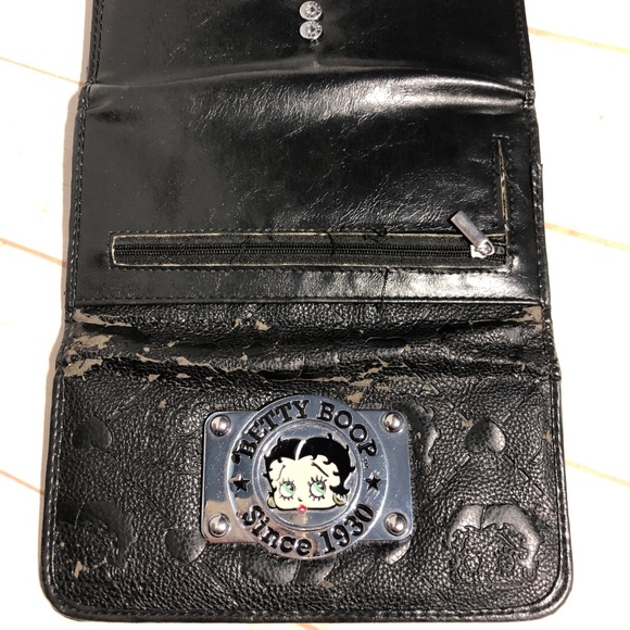 Betty Boop Black tri fold Wallet - Picture 11 of 11